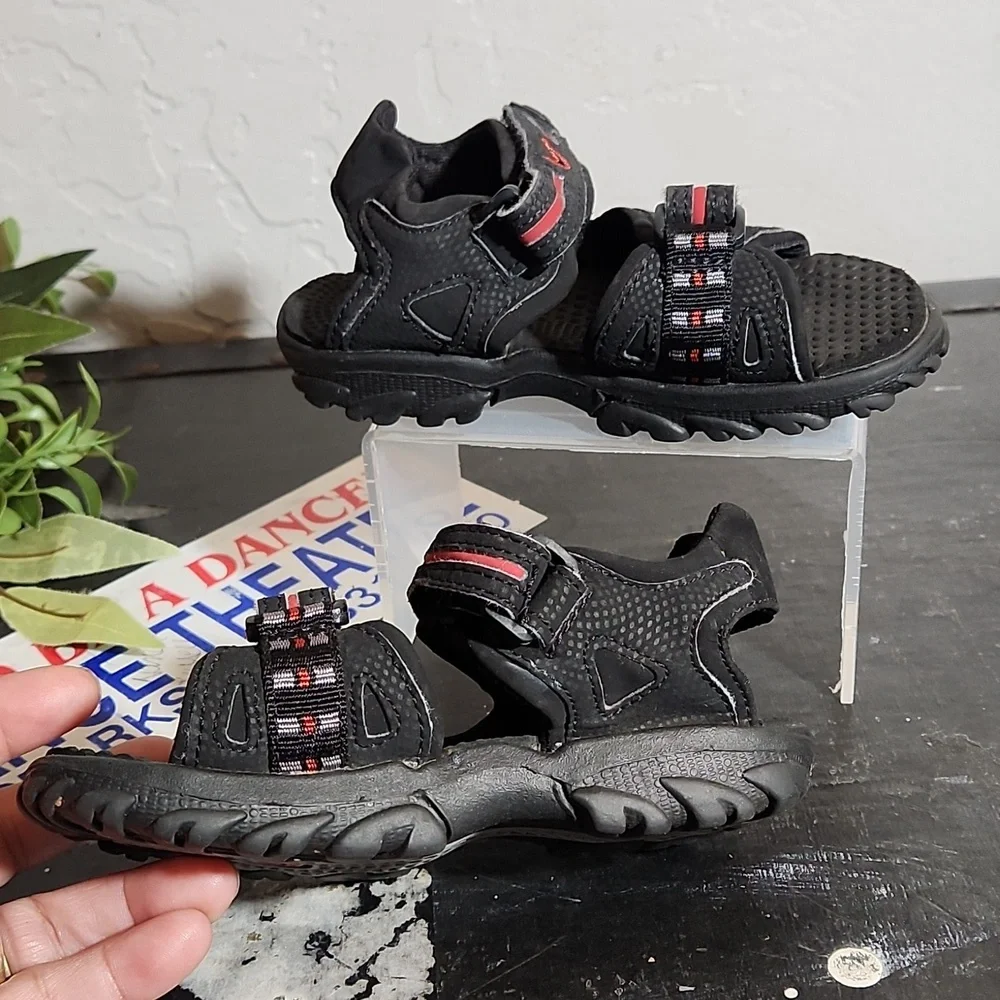 NIKE 7C  Hiking Walking  Beach Sandals Black Red